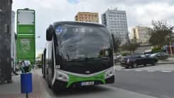 Tại Frýdek-Místek, nữ tài xế gọi cảnh sát yêu cầu hành khách đi chân trần rời xe buýt dù quy định không cấm