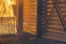 Cháy nhà xưởng tại Rynholec, thiệt hại có thể lên tới 400 triệu korun