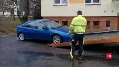 Pardubice miễn phí xử lý xe phế thải chiếm chỗ đỗ trên đường phố