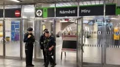 Người phụ nữ tử vong sau khi rơi xuống đường ray metro tại Praha