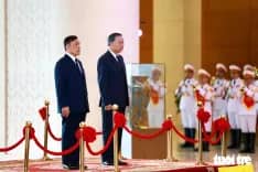 Việt Nam bắn 21 loạt đại bác chào đón Nhà vua Thái Lan và Hoàng hậu thăm cấp Nhà nước