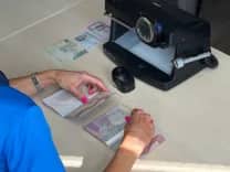 Cảnh sát Séc tăng cường kỹ năng phát hiện giấy tờ giả ngay tại hiện trường