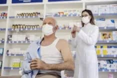Tiêm chủng tại hiệu thuốc: Phe đối lập sẵn sàng hậu thuẫn Bộ trưởng Y tế Adam Vojtěch