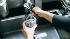 Nước máy tại Odolena Voda và nhiều địa phương nhiễm chì vượt ngưỡng, không thể dùng nấu ăn