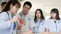 Nếu không thay đổi mô hình đào tạo, thế giới sẽ không công nhận bằng bác sĩ Việt Nam