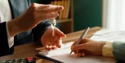 Vì sao tham khảo nhiều ngân hàng giúp tìm được khoản vay thế chấp tốt nhất tại Séc?