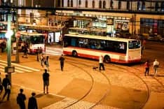 Khám phá Praha về đêm: Metro chạy đến mấy giờ, các tuyến đêm hoạt động thế nào và chuyển tuyến ở đâu?