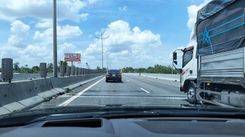 Thi bằng lái ôtô sẽ có bài vượt xe, chuyển làn, trả làn từ 2027