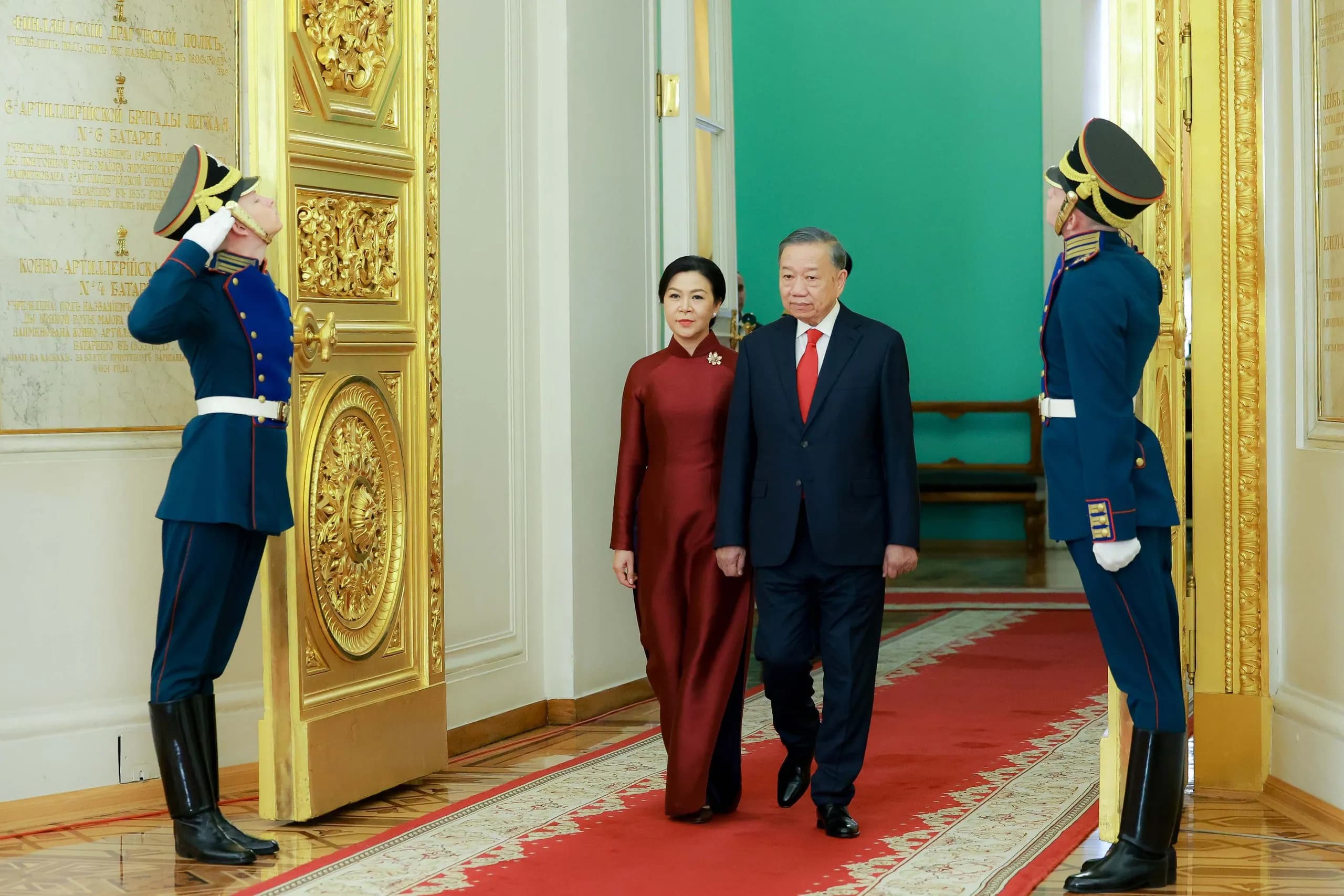 Những hình ảnh ấn tượng trong chuyến thăm Nga, Pháp của Tổng Bí thư, Chủ tịch nước Tô Lâm và Phu nhân