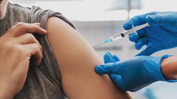 Séc bước vào mùa tiêm vaccine cúm, người cao tuổi được khuyến cáo nên tiêm phòng sớm