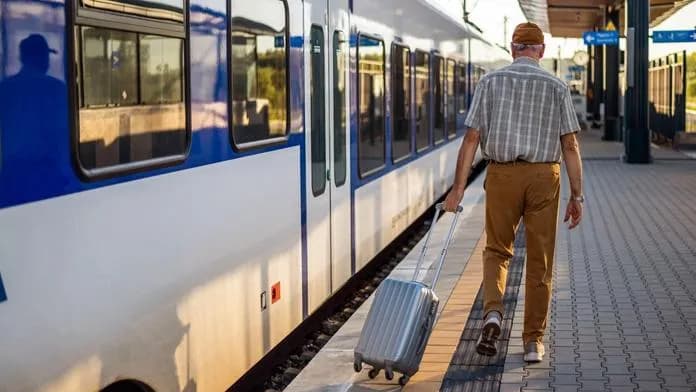 Vụ tấn công dã man tại Olomouc: Vừa xuống tàu, người đàn ông bị kẻ lạ dùng đá liên tiếp đánh vào đầu 