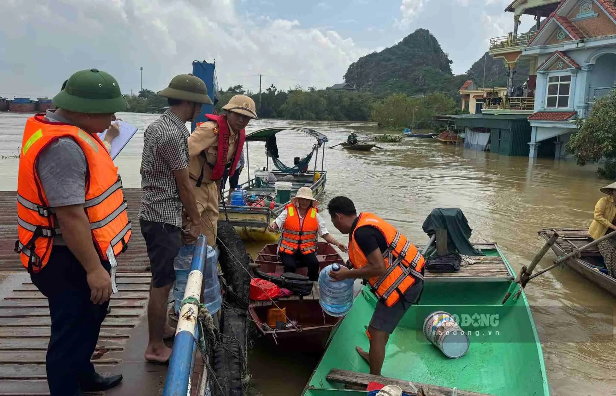 Mưa lũ khiến hơn 5.800 hộ dân ở Ninh Bình bị ngập