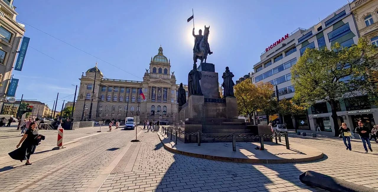 Quảng trường Václav kết nối mạng lưới tàu điện Praha sau 46 năm