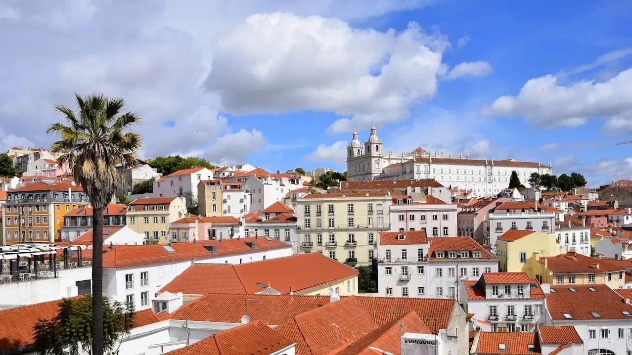 Bồ Đào Nha được vinh danh là điểm đến hàng đầu châu Âu, một điểm tham quan ở Praha cũng giành giải thưởng