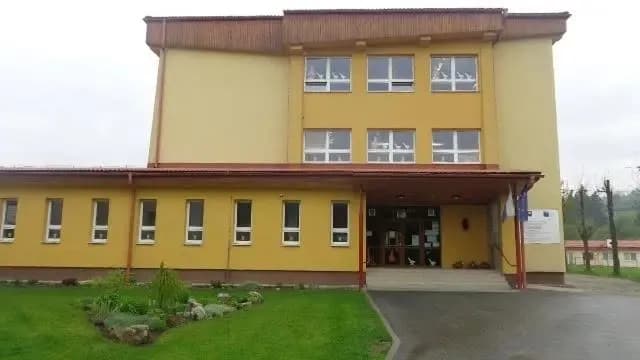 Học sinh Slovakia tấn công bạn học và giáo viên, một người tử vong