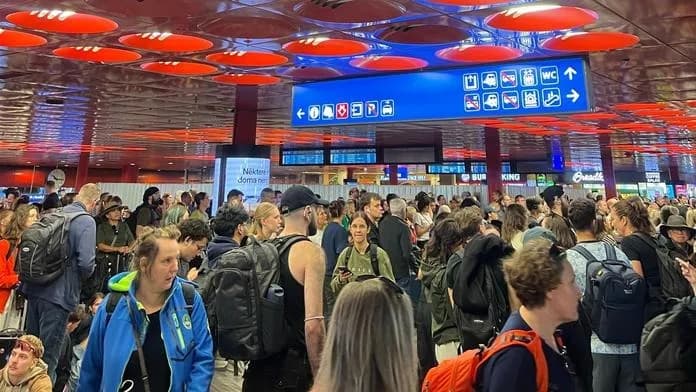 Sự cố hệ thống điện ở Praha khiến nhiều chuyến tàu bị hủy hoặc chậm giờ