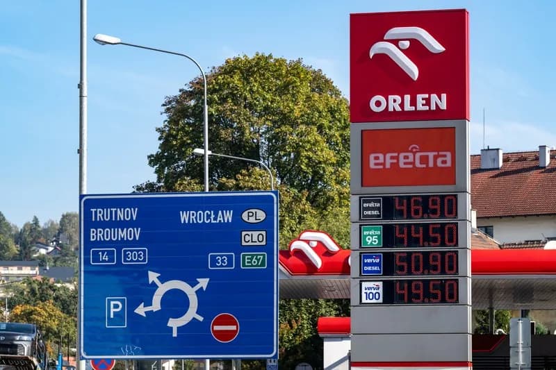 Giá trần nhiên liệu cho ngày 8/10: Dầu diesel giảm xuống 47,23 korun/lít, giá xăng giữ nguyên