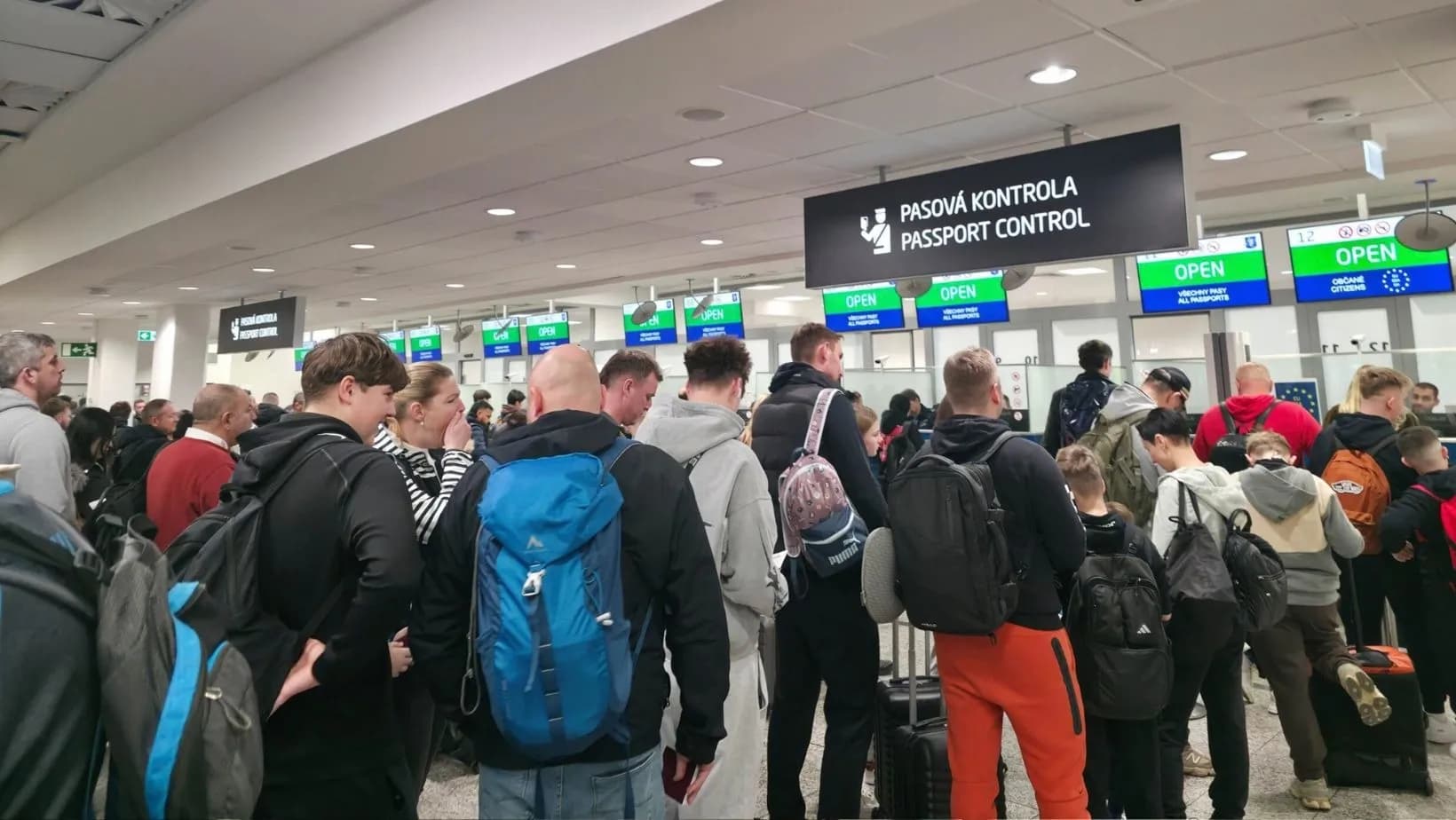 Sân bay Praha tìm giải pháp đẩy nhanh kiểm soát biên giới đối với hành khách ngoài EU