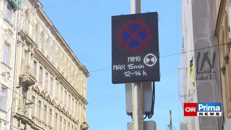 Biển báo giao thông mới ở Praha gây chú ý, nhưng có thể khiến tài xế rơi vào thế khó vì thay đổi quy định đỗ xe