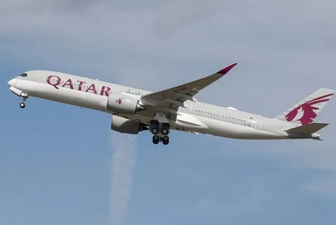 Chuyến bay của Qatar Airways: hành khách bị cáo buộc dọa dùng súng, tấn công tiếp viên