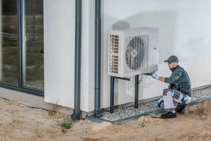 Giá khí đốt tăng vọt, người dân Séc chuyển sang lắp đặt máy bơm nhiệt
