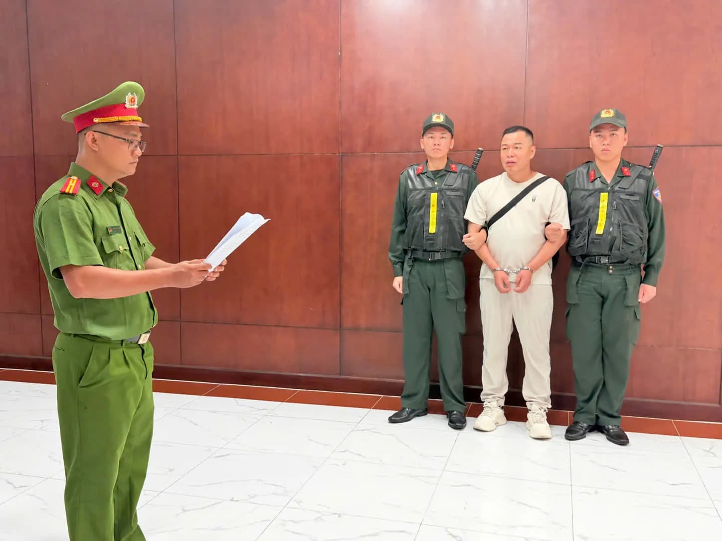 Bắt Tôn Bằng, chồng cũ Tiktoker Hằng Du Mục về tội xâm phạm quyền sở hữu công nghiệp