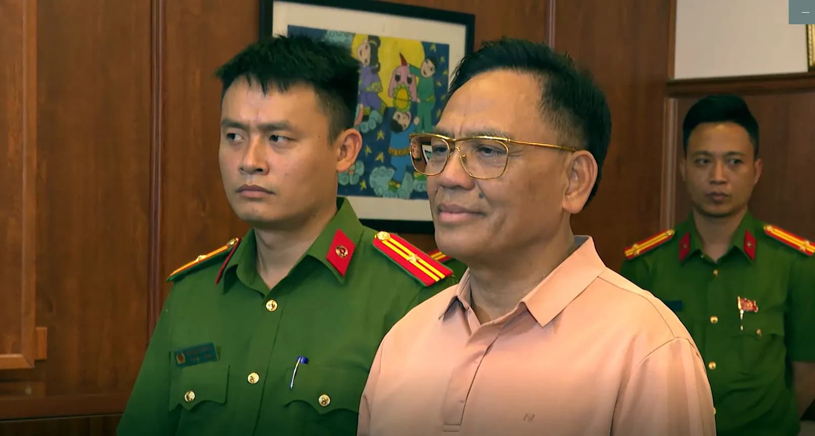 Bầu Đoan hứa chi 1 tỉ, doanh nghiệp bầu Đệ bị loại khỏi cuộc đấu giá đất 255 tỉ thế nào?