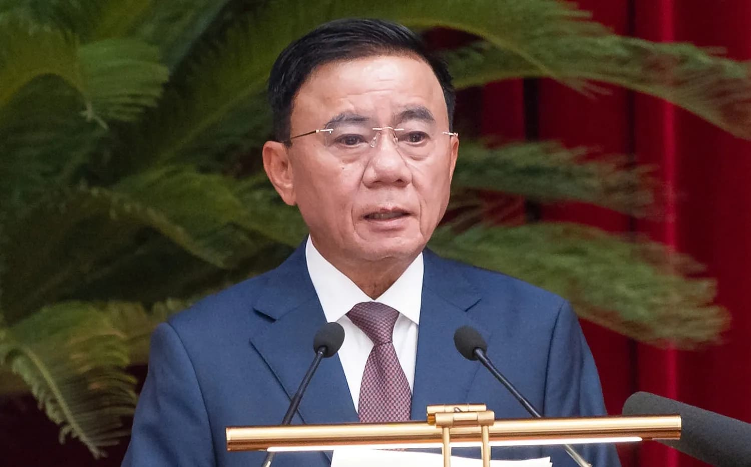 Bộ Chính trị: Đảng viên không lợi dụng vị trí để can thiệp công việc của địa phương nơi cư trú