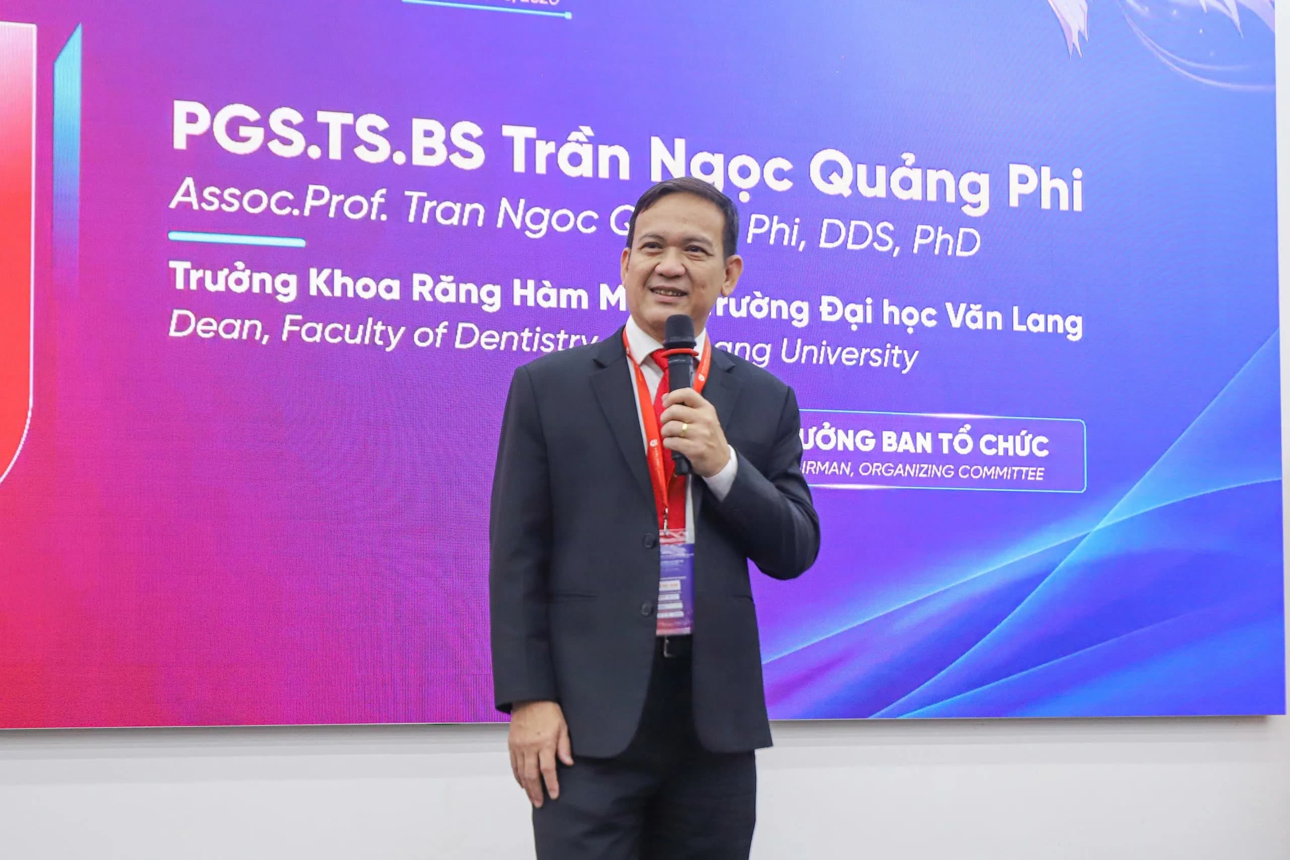 Bọc răng sứ tràn lan, bác sĩ cảnh báo nguy cơ can thiệp quá mức
