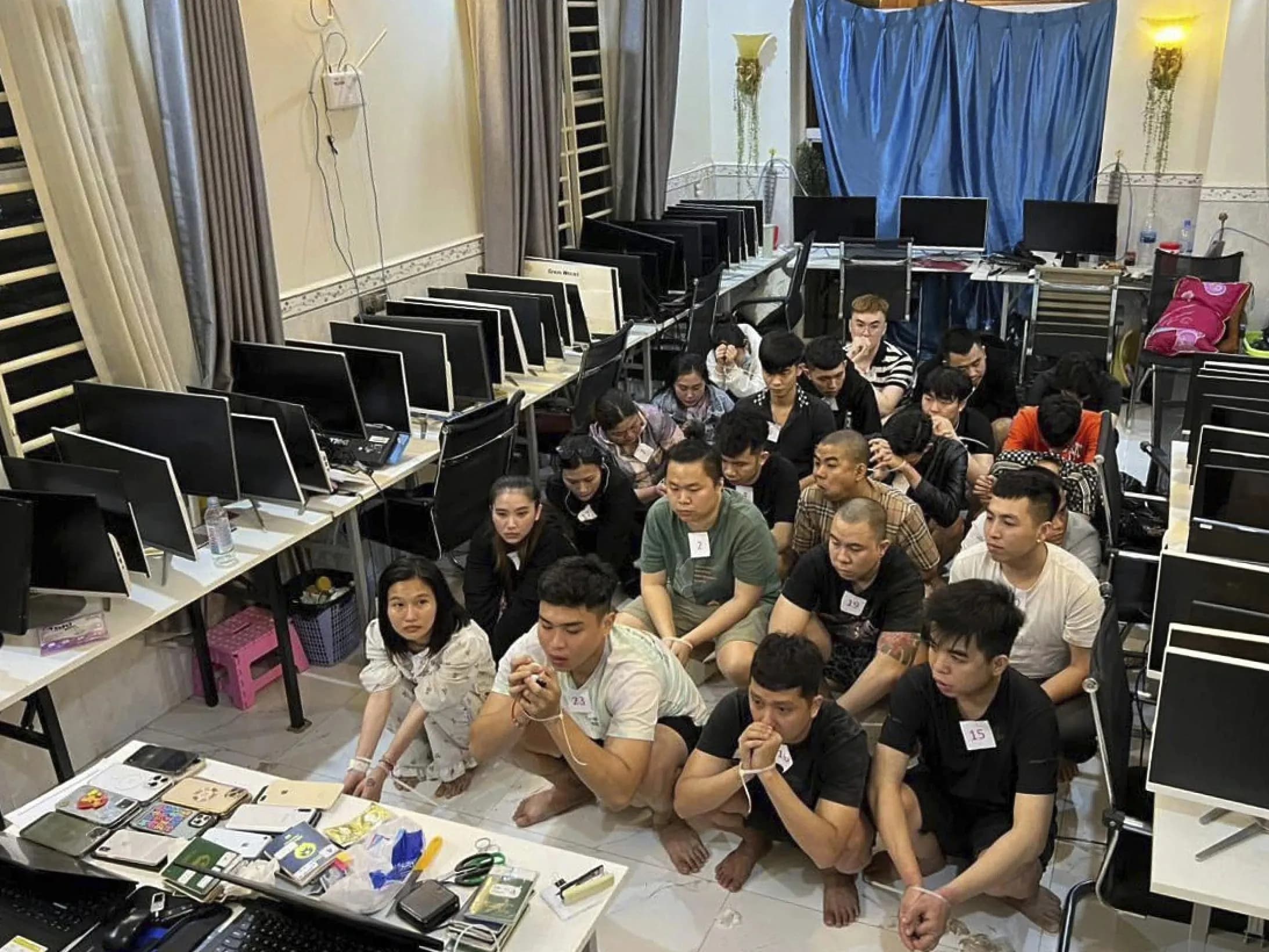 Campuchia bắt giữ gần 21.000 nghi phạm lừa đảo trực tuyến