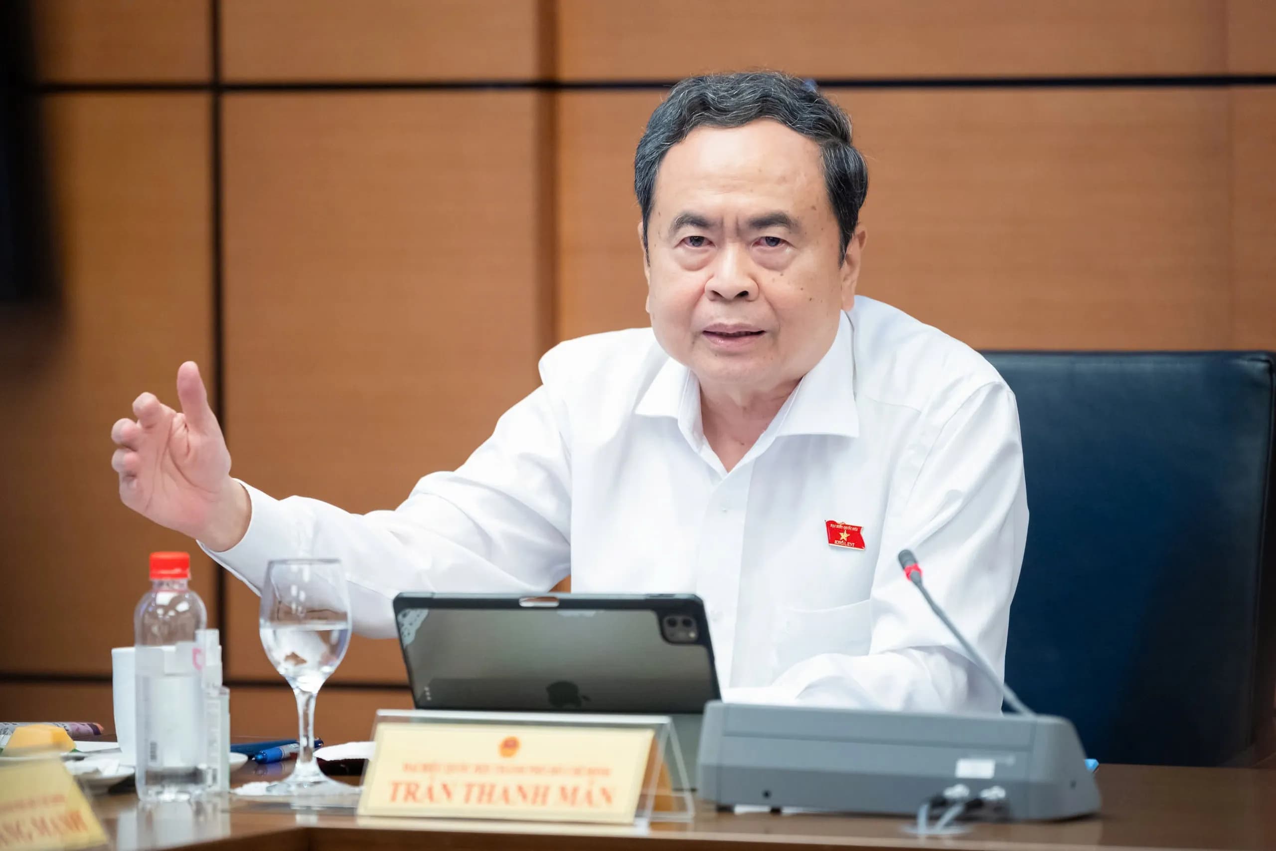 Chủ tịch Quốc hội: Không gây khó khăn, tạo thêm áp lực cho doanh nghiệp nhỏ và vừa
