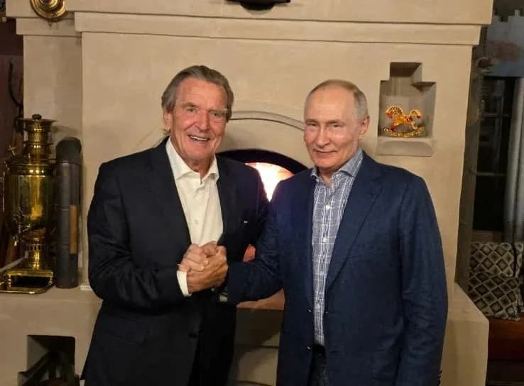 Cựu thủ tướng Đức dự sinh nhật ông Putin ở Moskva