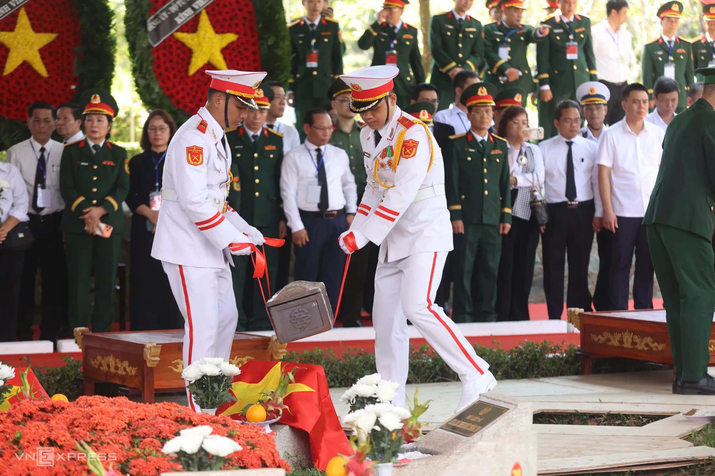 Hoàn tất an táng 731 hài cốt liệt sĩ ở công viên Lê Thị Riêng