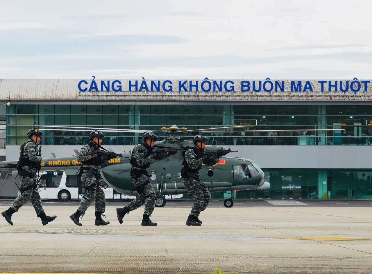 Lực lượng của quân đội, công an phối hợp diễn tập chống khủng bố, bạo loạn