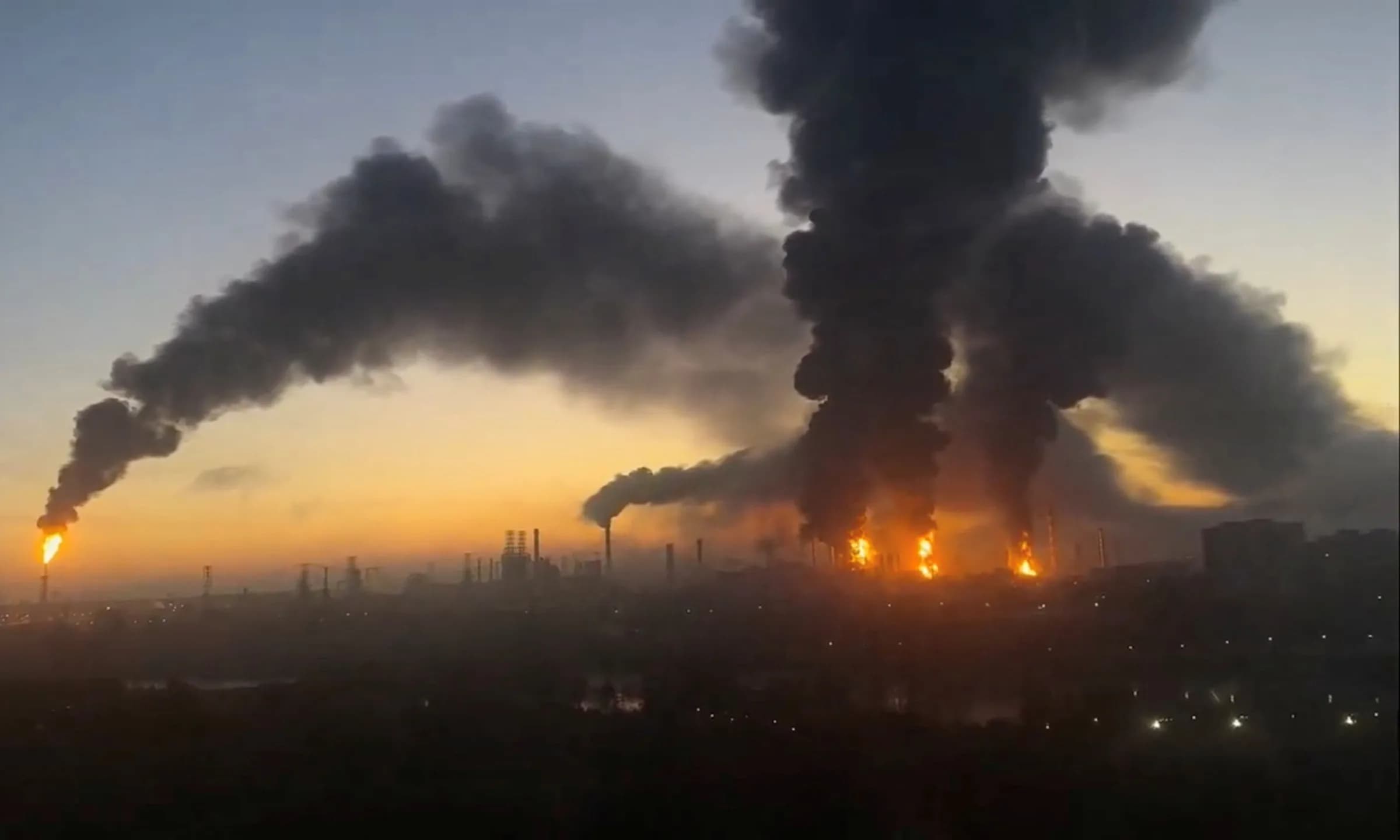 Mỹ 'dọa ngừng cung cấp vũ khí, tin tình báo' cho Ukraine