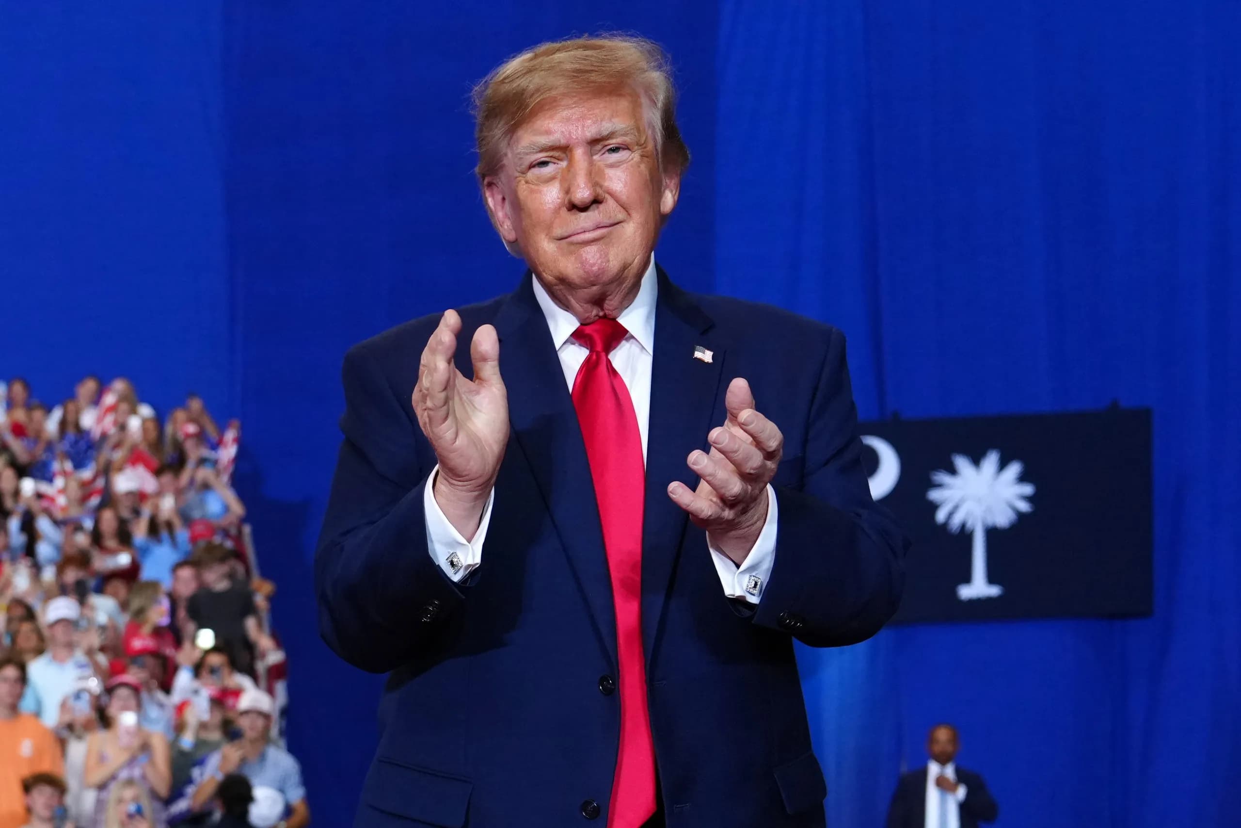 Ông Trump chi hơn 277 triệu USD cứu nguy Đảng Cộng hòa trước bầu cử