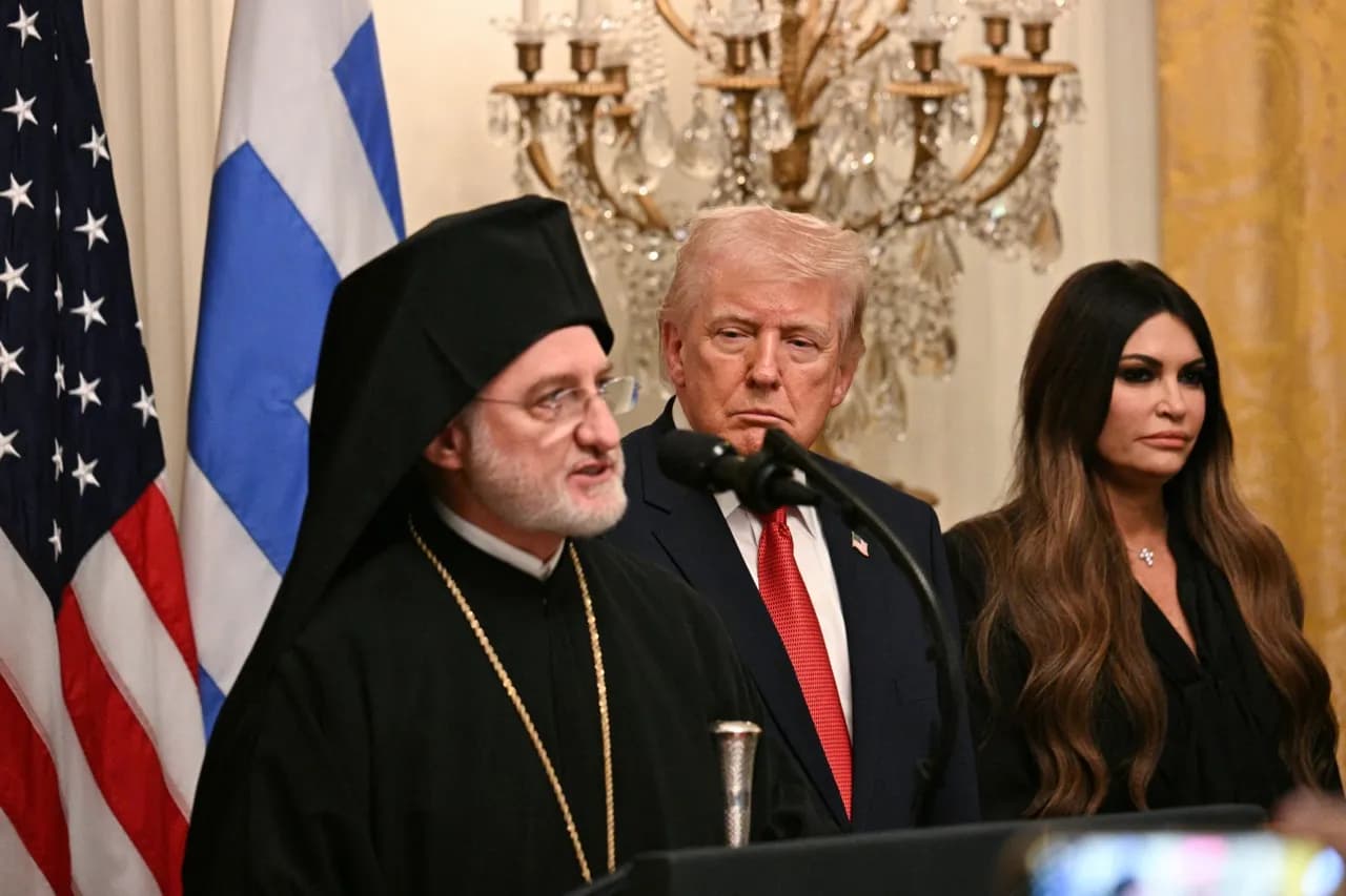 Ông Trump lên tiếng về quyết định từ chức của nữ đại sứ Mỹ tại Hy Lạp, người từng đính hôn với con trai ông