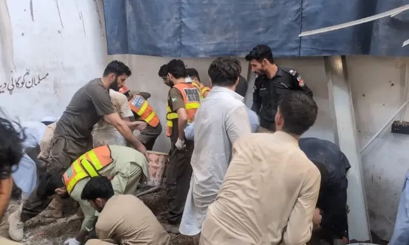 Sập mái trường ở Pakistan: 17 học sinh thiệt mạng
