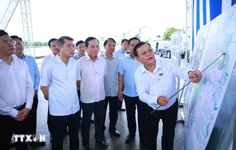 Thủ tướng kiểm tra dự án chống ngập 10.000 tỉ và cải tạo kênh Tham Lương, TP.HCM