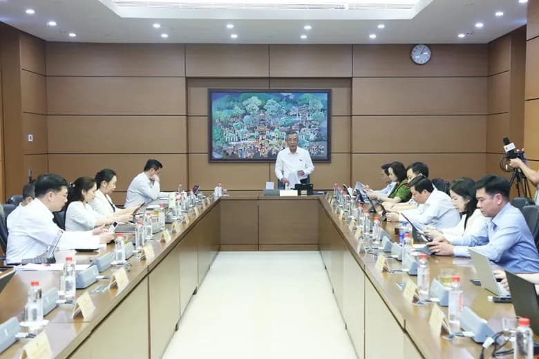 Tin tức sáng 26-10: TP.HCM sẽ triển khai nghị quyết hỗ trợ đóng bảo hiểm xã hội cho nhóm yếu thế