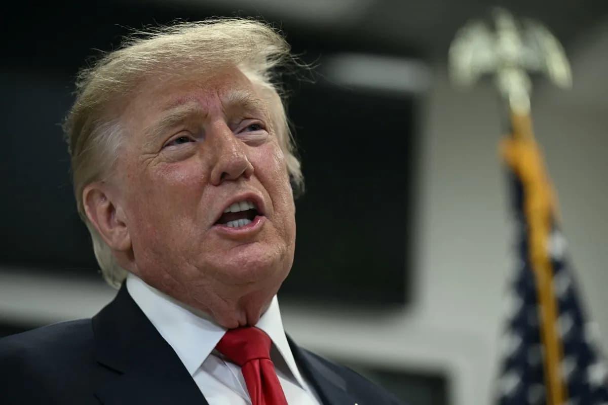 Tin tức thế giới 25-10: Ông Trump đi bỏ phiếu sớm; Ông Obama chỉ trích ông Trump nặng nề
