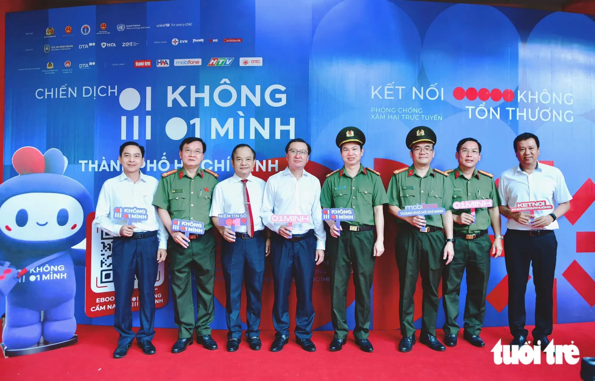 Trẻ bị bắt nạt, đe dọa trên mạng: Đừng ngại chia sẻ, hãy tìm người hỗ trợ