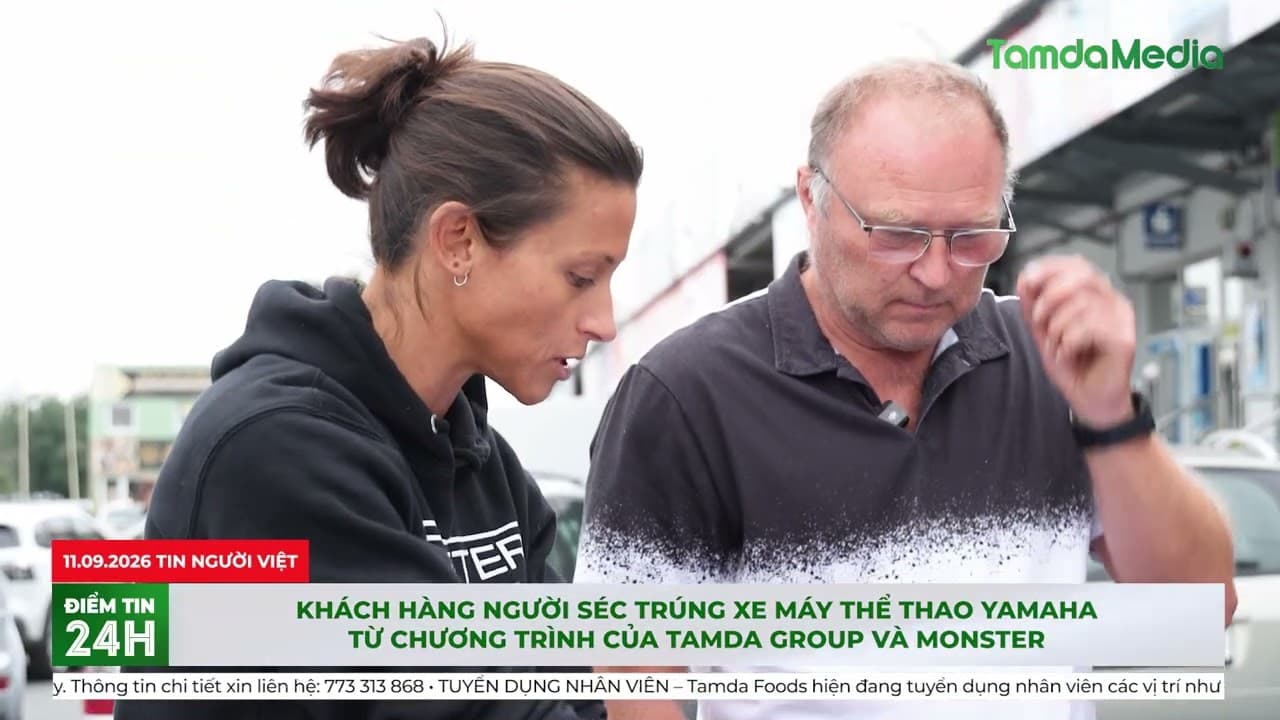 Khách hàng người Séc trúng xe máy thể thao Yamaha từ chương trình của Tamda Group và Monster