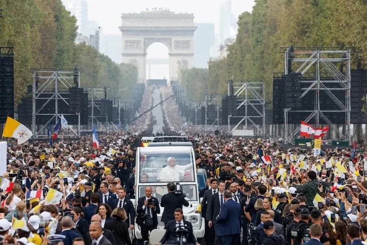 Giáo hoàng Leo XIV cử hành thánh lễ ngoài trời ở Paris với khoảng 800.000 người tham dự