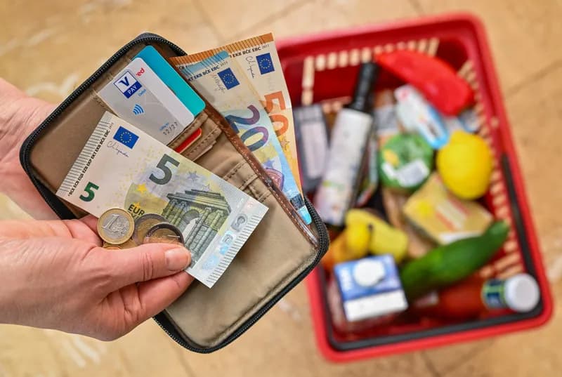 Lạm phát EU tăng lên 3,2%, Séc ghi nhận mức thấp thứ ba toàn khối
