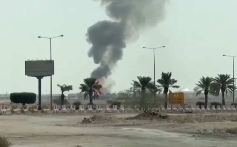 Houthi không kích thủ đô của Ả Rập Xê Út ngày thứ ba liên tiếp