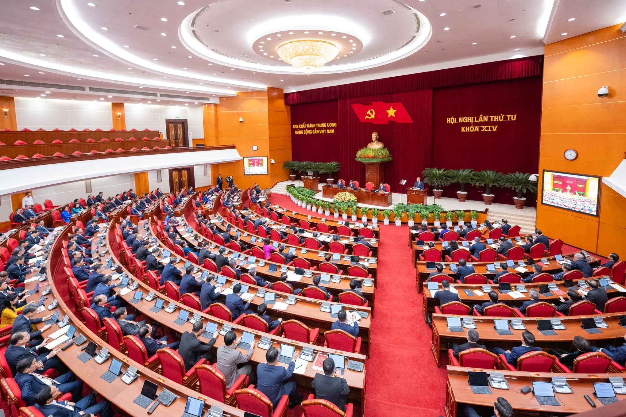 Trung ương bàn quy định đảng viên tham gia đầu tư, kinh doanh