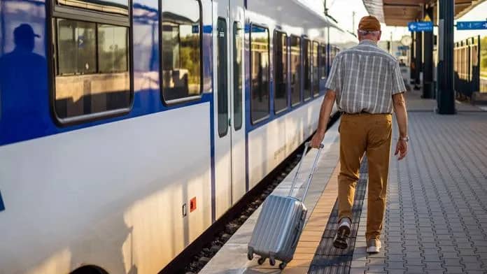 Vụ tấn công dã man tại Olomouc: Vừa xuống tàu, người đàn ông bị kẻ lạ dùng đá liên tiếp đánh vào đầu