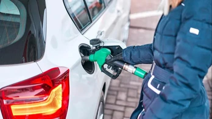Các thượng nghị sĩ đề nghị Tòa án Hiến pháp Séc hủy bỏ luật về kiểm soát giá nhiên liệu