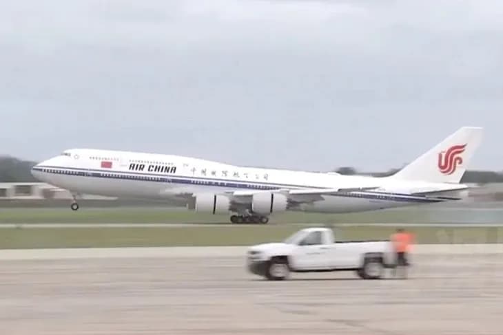 Ông Trump đón ông Tập tại sân bay, Mỹ - Trung gia hạn đình chiến thương mại
